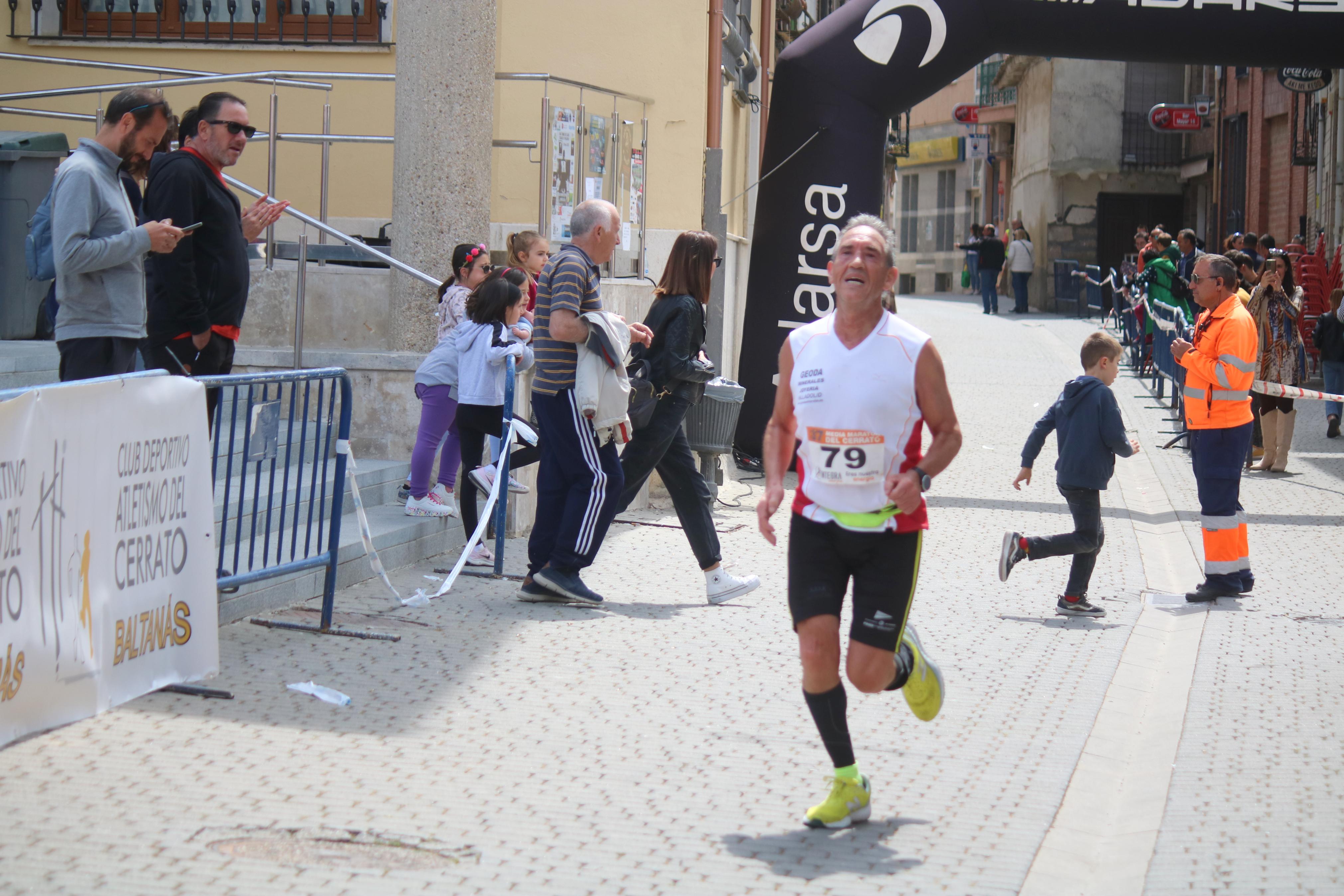 Javier Sangrador y Marta Medina reinan en la XXXVII Media Maratón del Cerrato