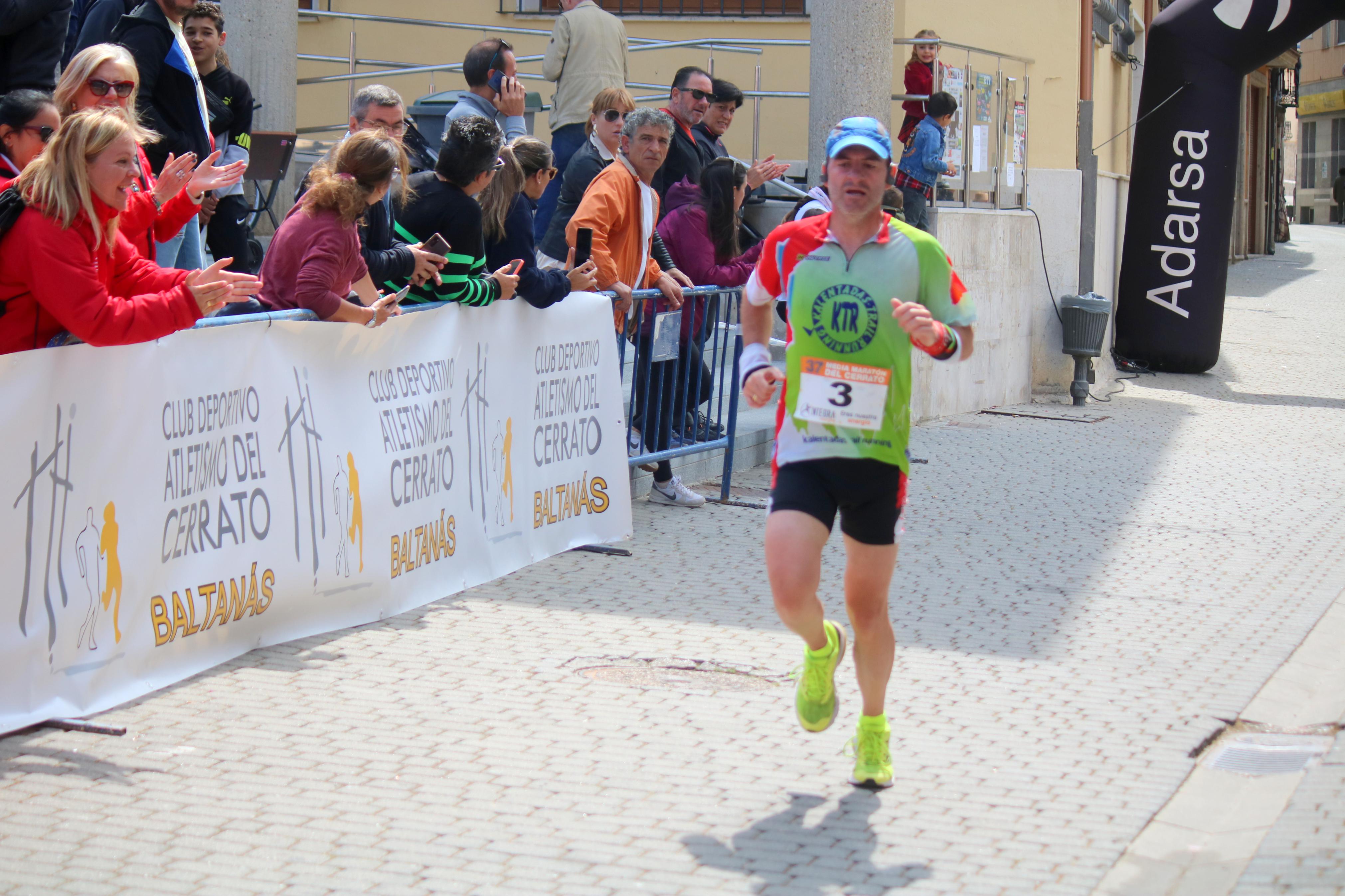 Javier Sangrador y Marta Medina reinan en la XXXVII Media Maratón del Cerrato