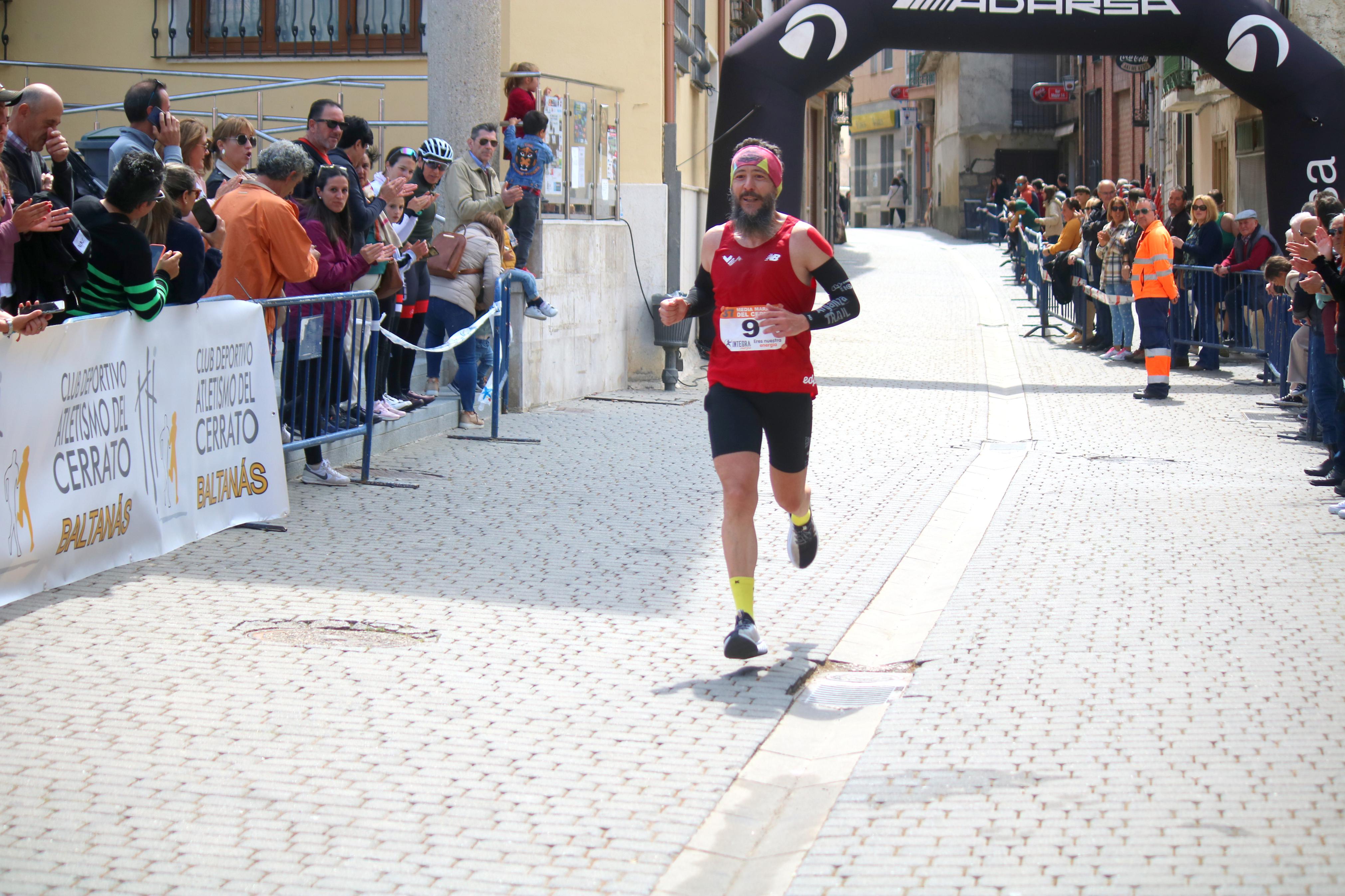 Javier Sangrador y Marta Medina reinan en la XXXVII Media Maratón del Cerrato