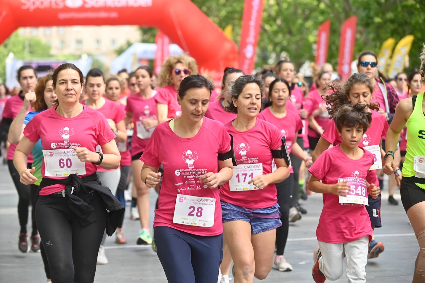 La VI Marcha y Carrera de las Mujeres toma Valladolid (y II)