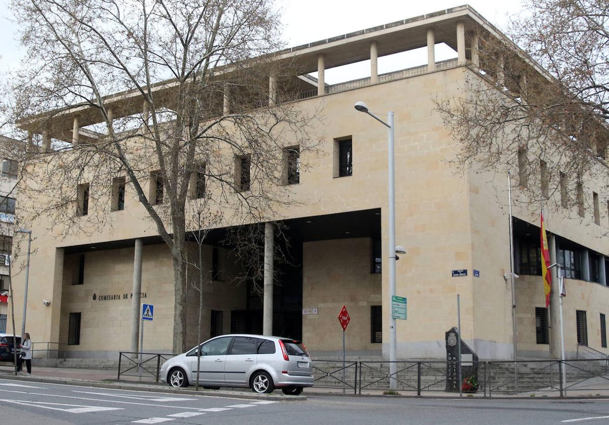 Vista exterior de la Comisaría de Policía Nacional de Segovia.