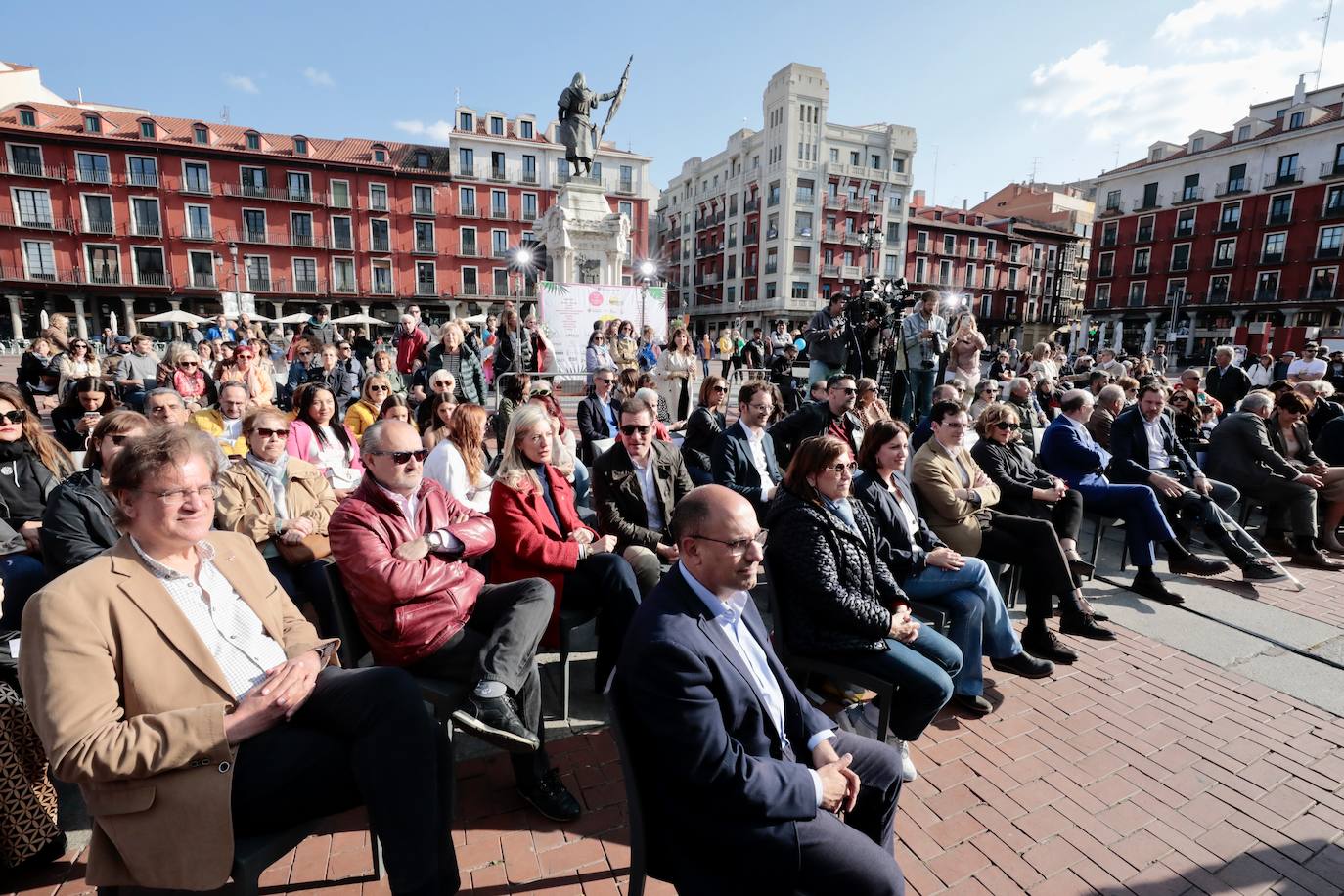 Así fue el desfile de moda en la pasarela de la Plaza Mayor de Valladolid