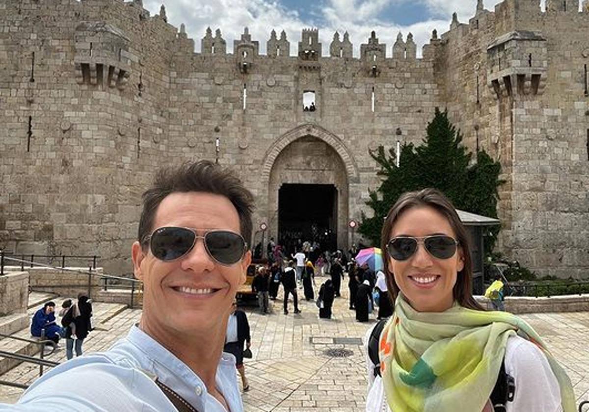 Christian Gálvez con Patricia Pardo en Jerusalén.