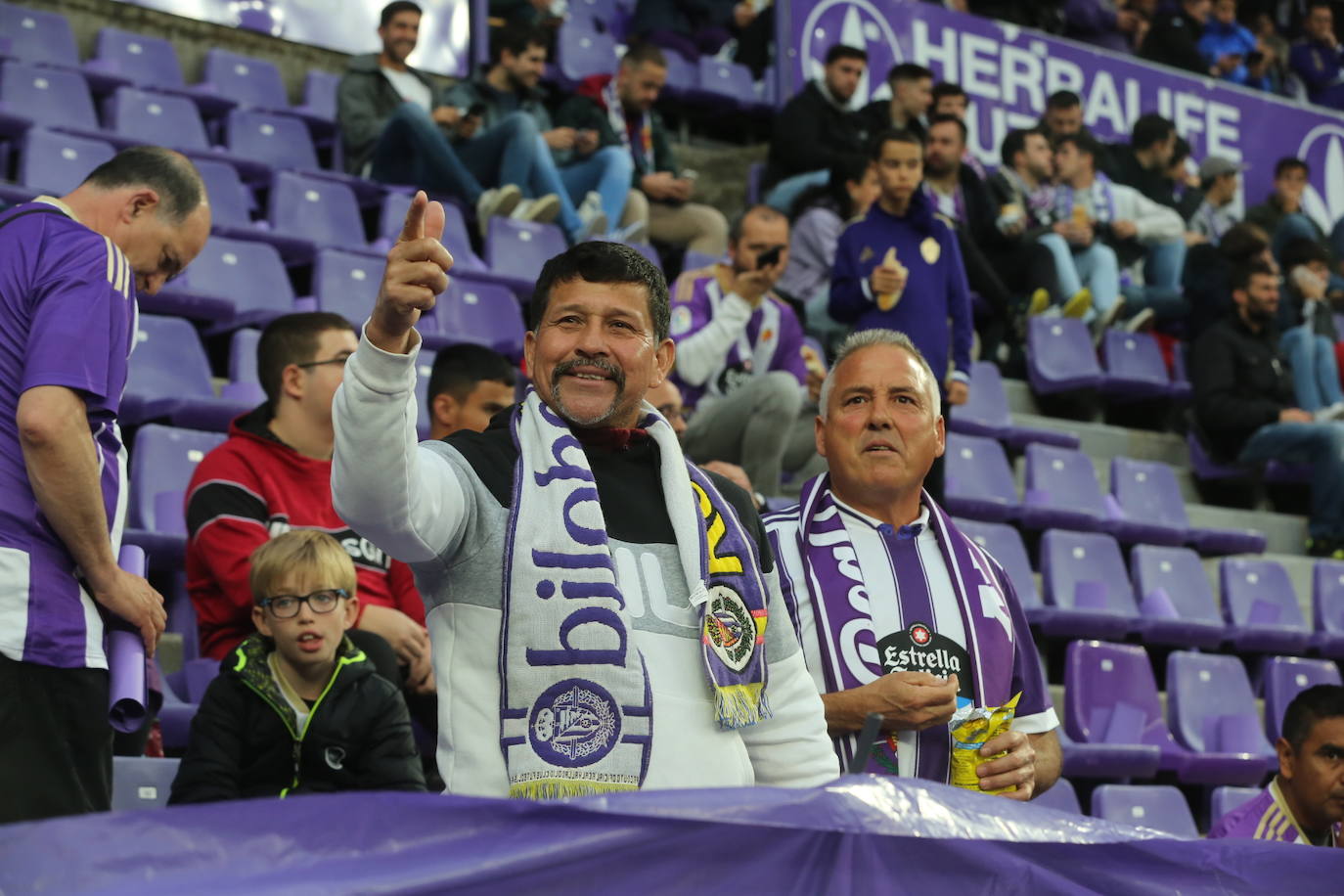 Búscate en la grada del José Zorrilla (1/4)