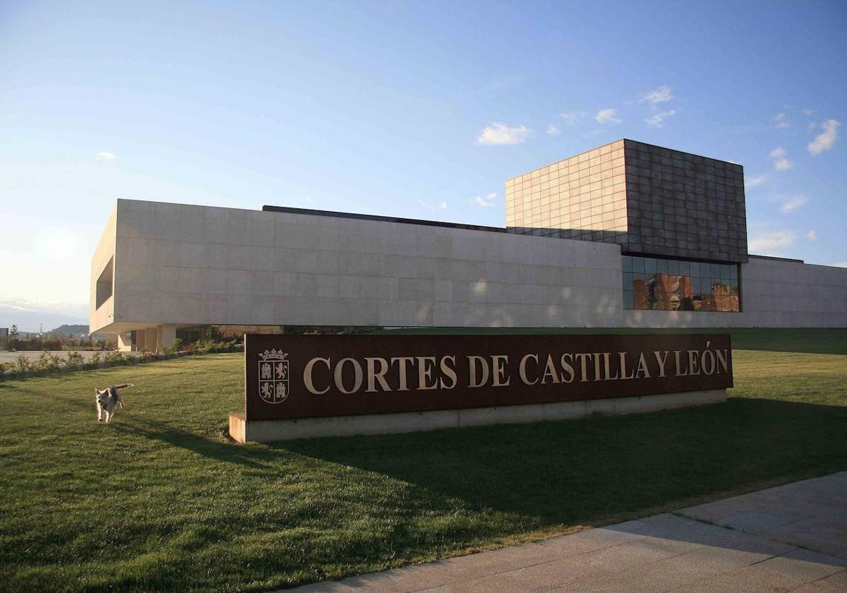 Edificio de las Cortes de Castilla y León, en el barrio vallisoletano de Villa del Prado.