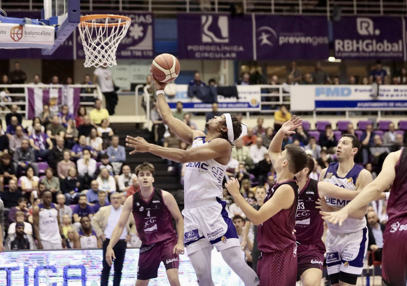 Las imágenes de la victoria del Real Valladolid Baloncesto