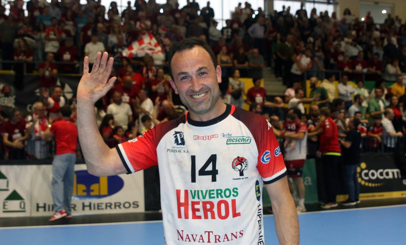 Despedida de Carlos Villagrán, eterno capitán del Balonmano Nava