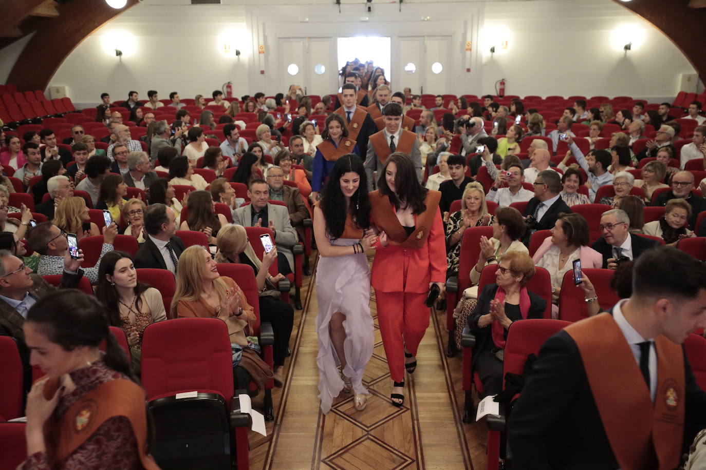 Graduación de la primera promoción del Grado en Ingeniería Biomédica en la Uva