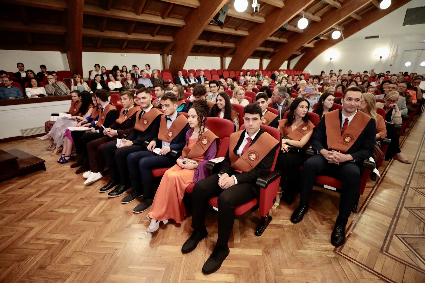 Graduación de la primera promoción del Grado en Ingeniería Biomédica en la Uva