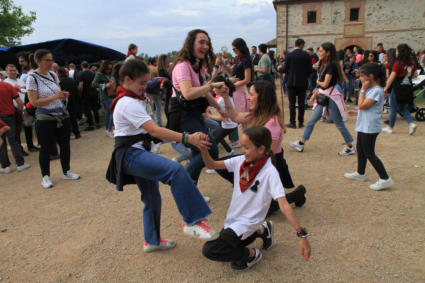 Fervor por la Virgen del Bustar