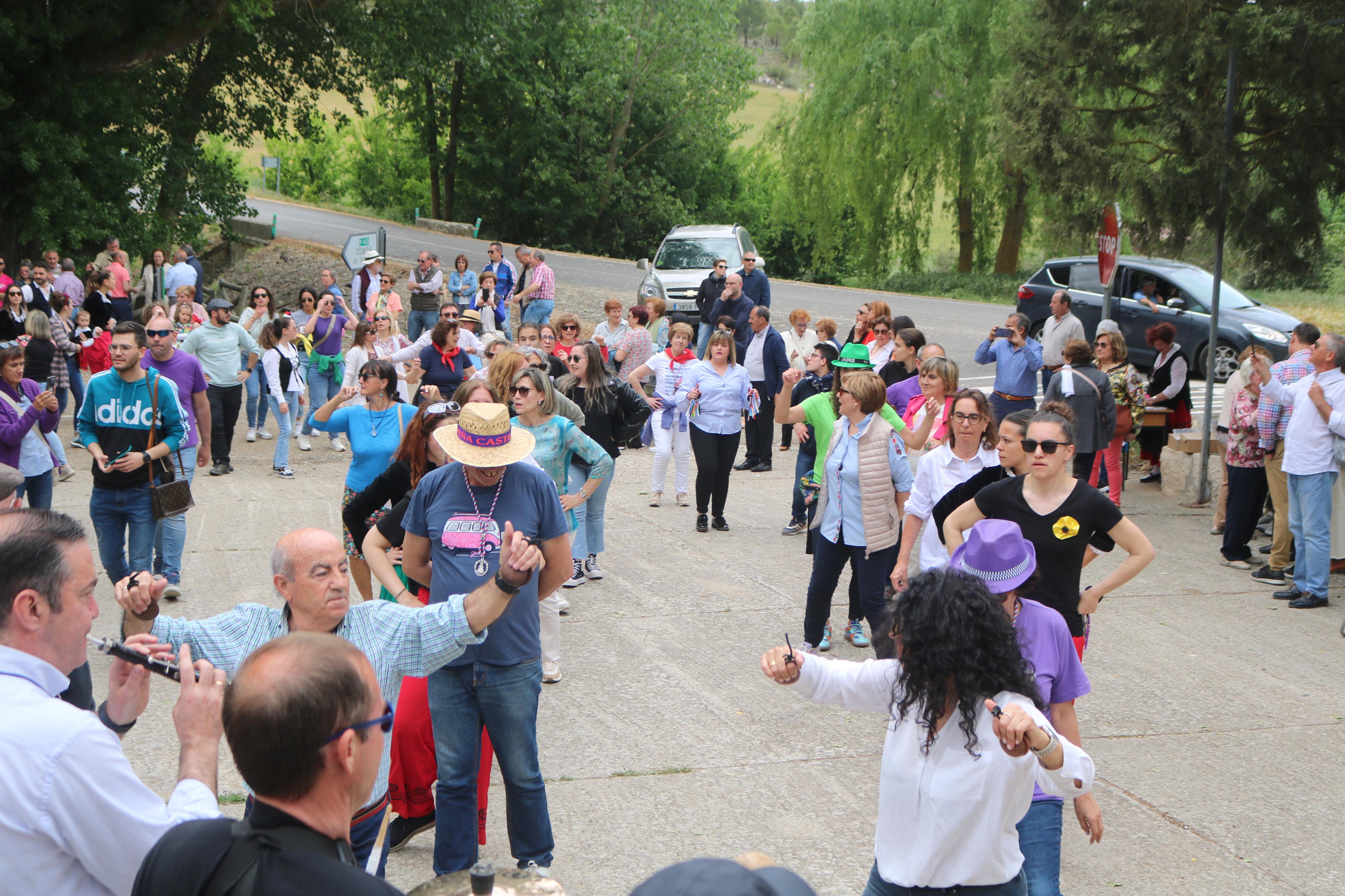 Antigüedad danza en honor a la Virgen de Garón