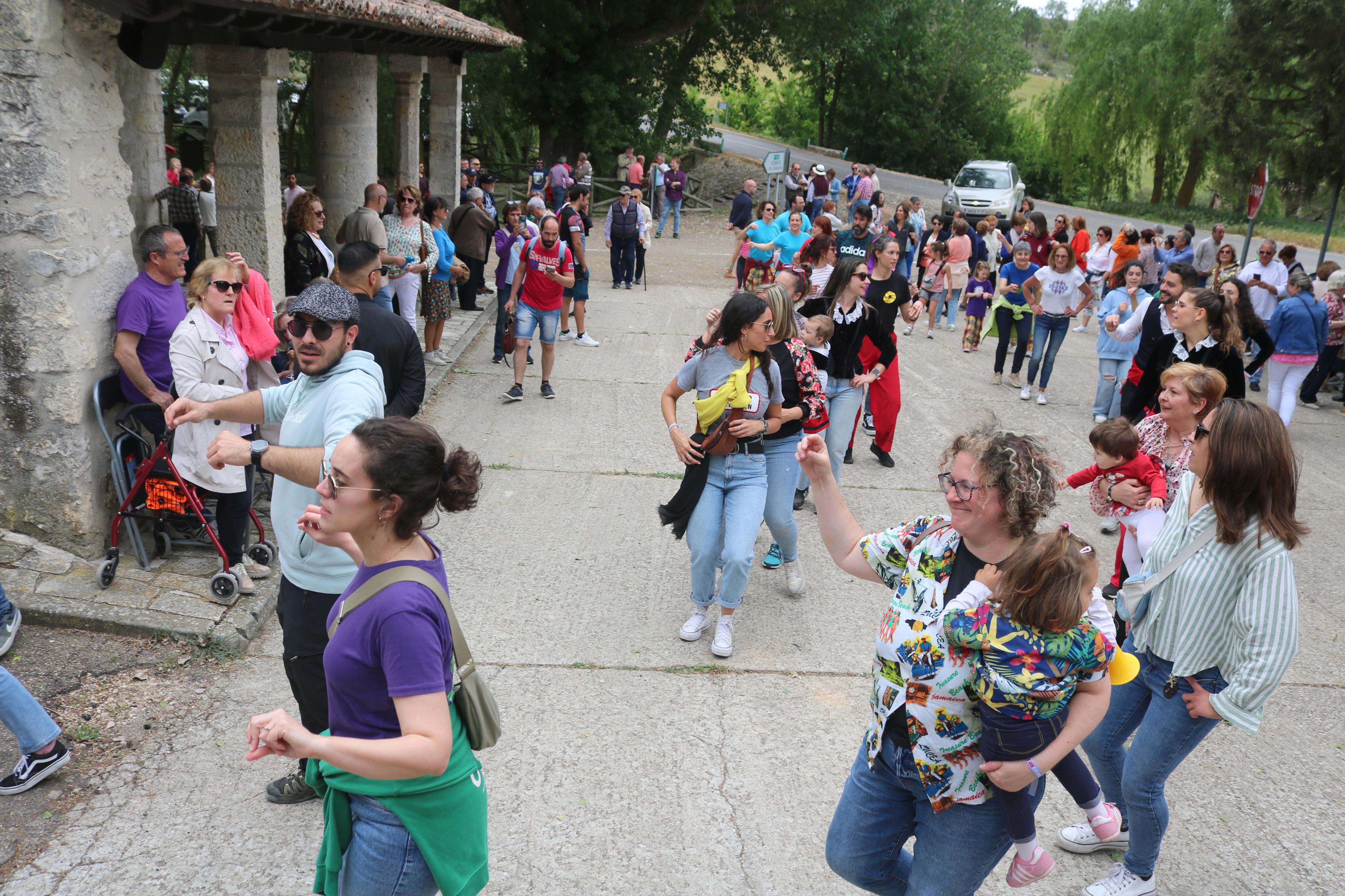 Antigüedad danza en honor a la Virgen de Garón