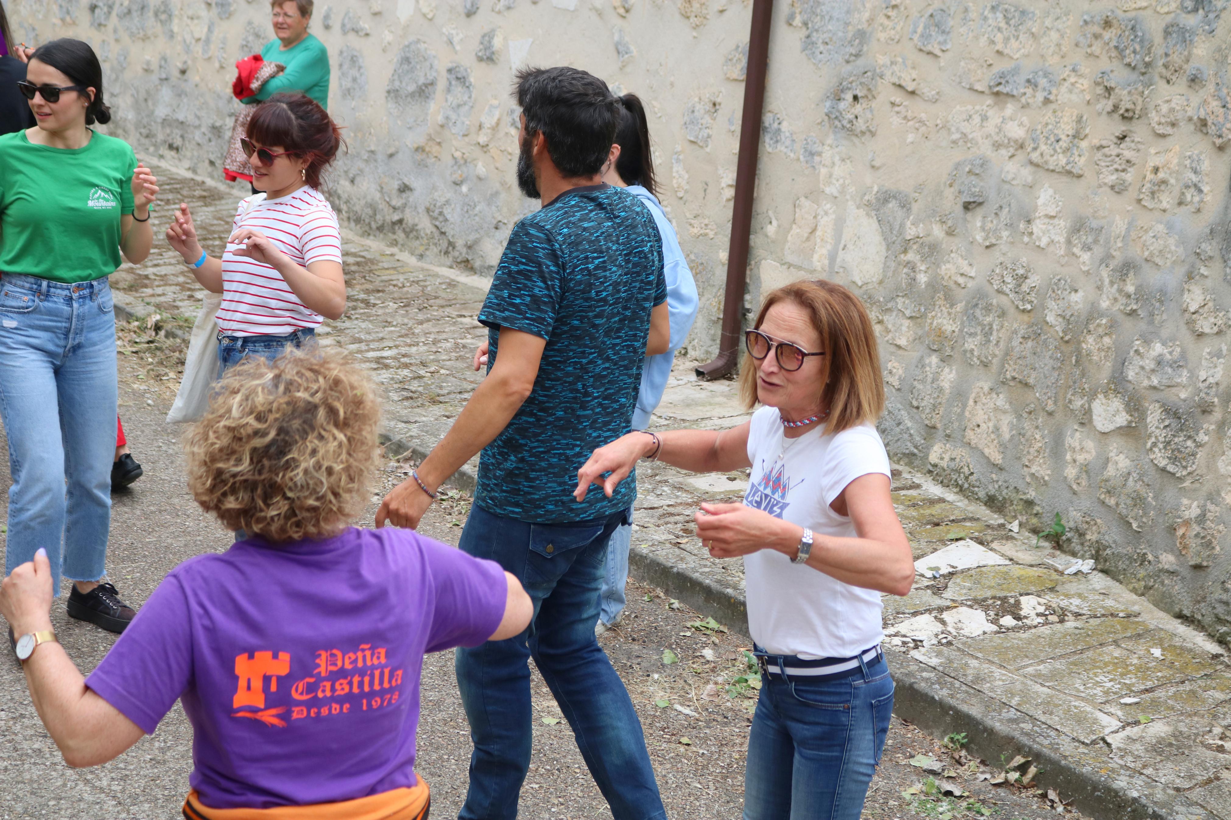 Antigüedad danza en honor a la Virgen de Garón