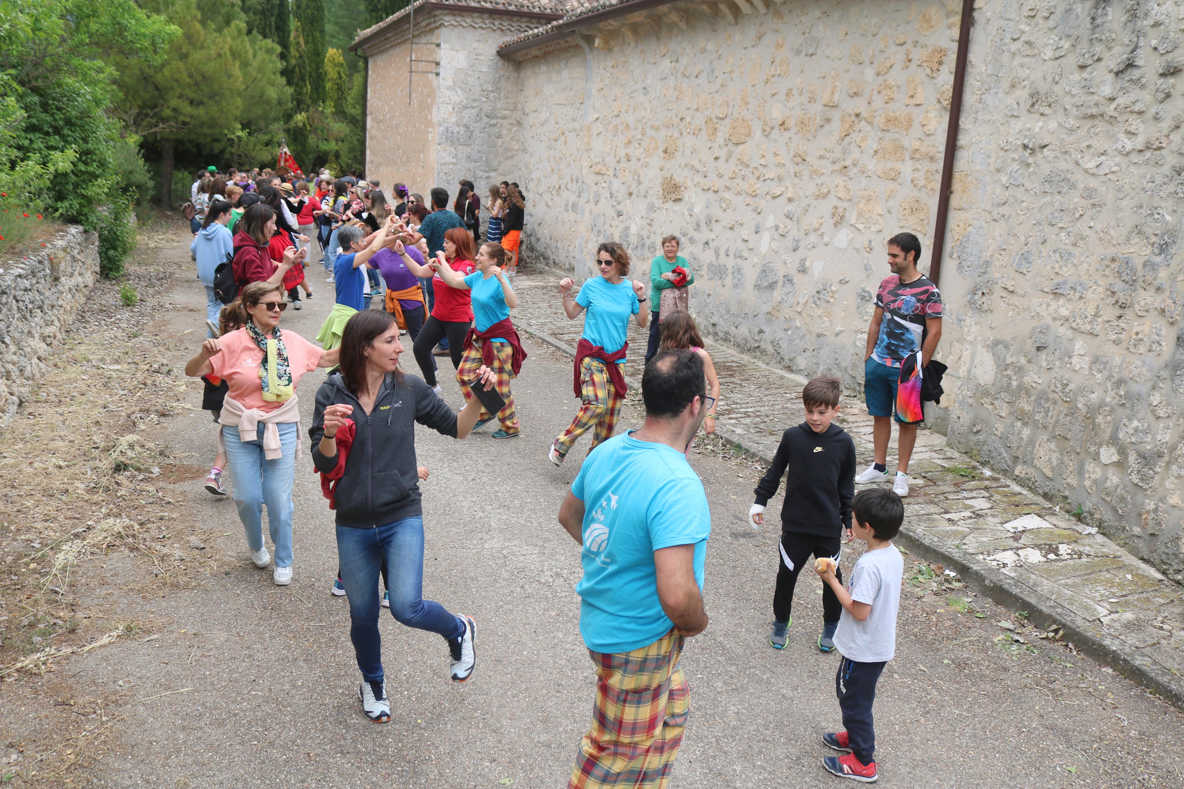Antigüedad danza en honor a la Virgen de Garón