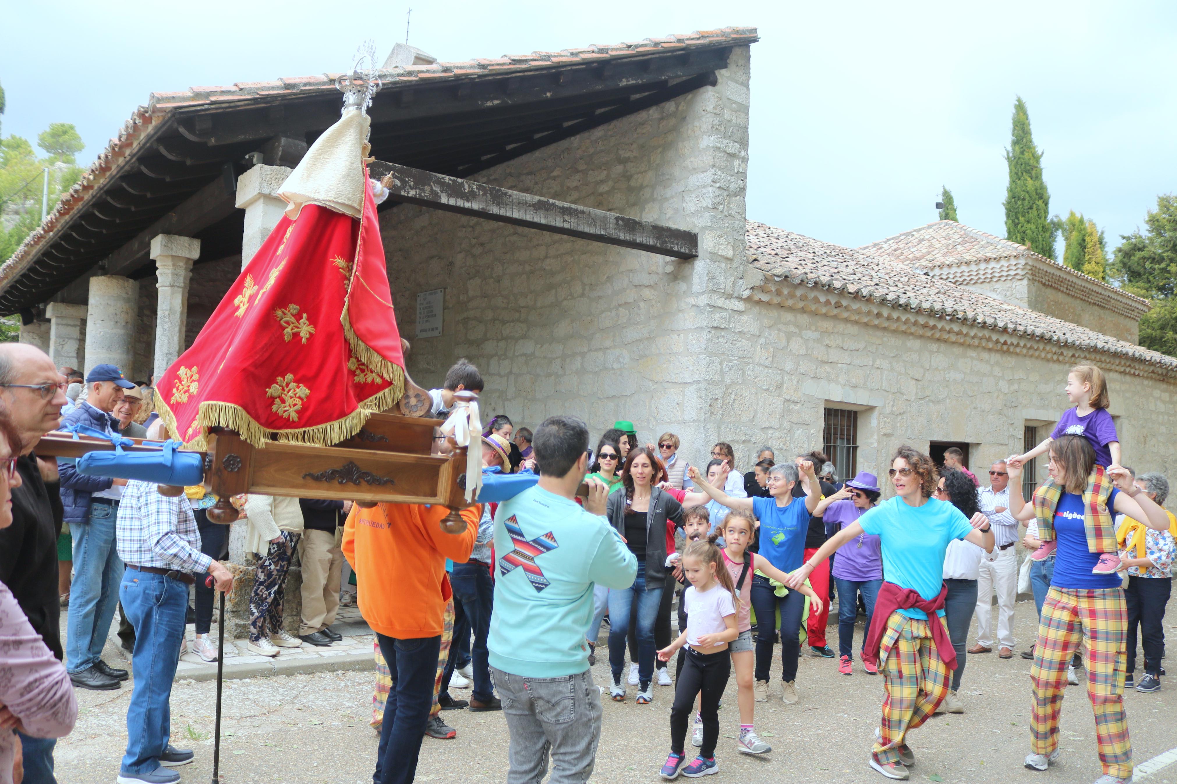 Antigüedad danza en honor a la Virgen de Garón