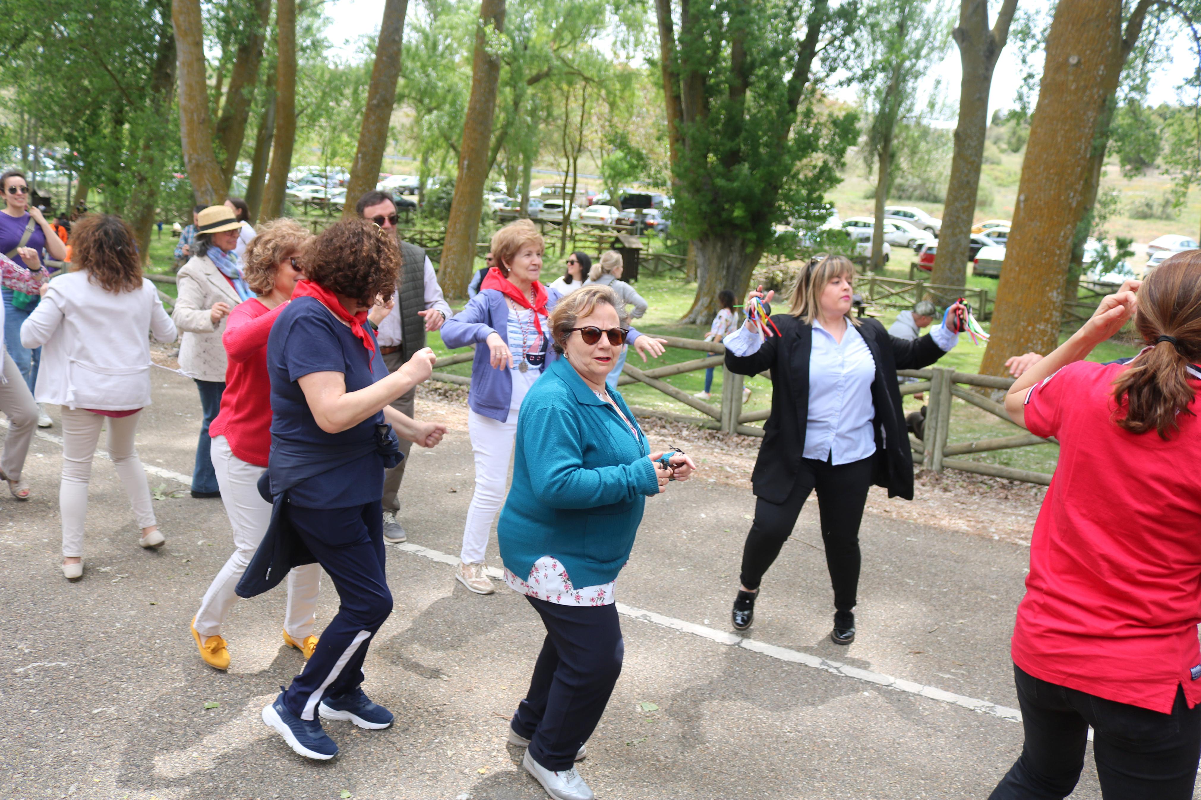 Antigüedad danza en honor a la Virgen de Garón