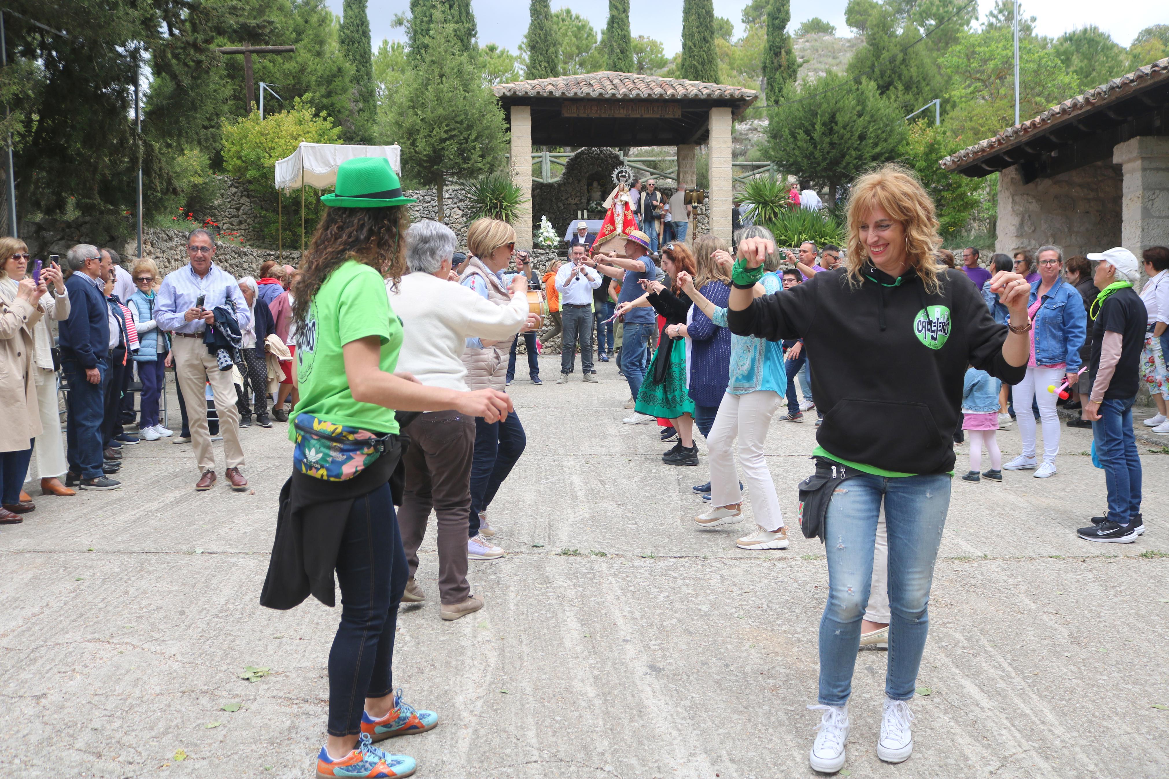 Antigüedad danza en honor a la Virgen de Garón