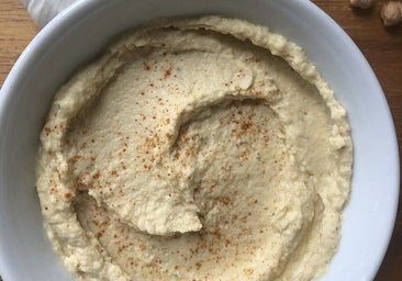 Hummus de garbanzos casero cremoso y sano