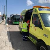 Atendido un joven tras caerse en un autobús en Valladolid