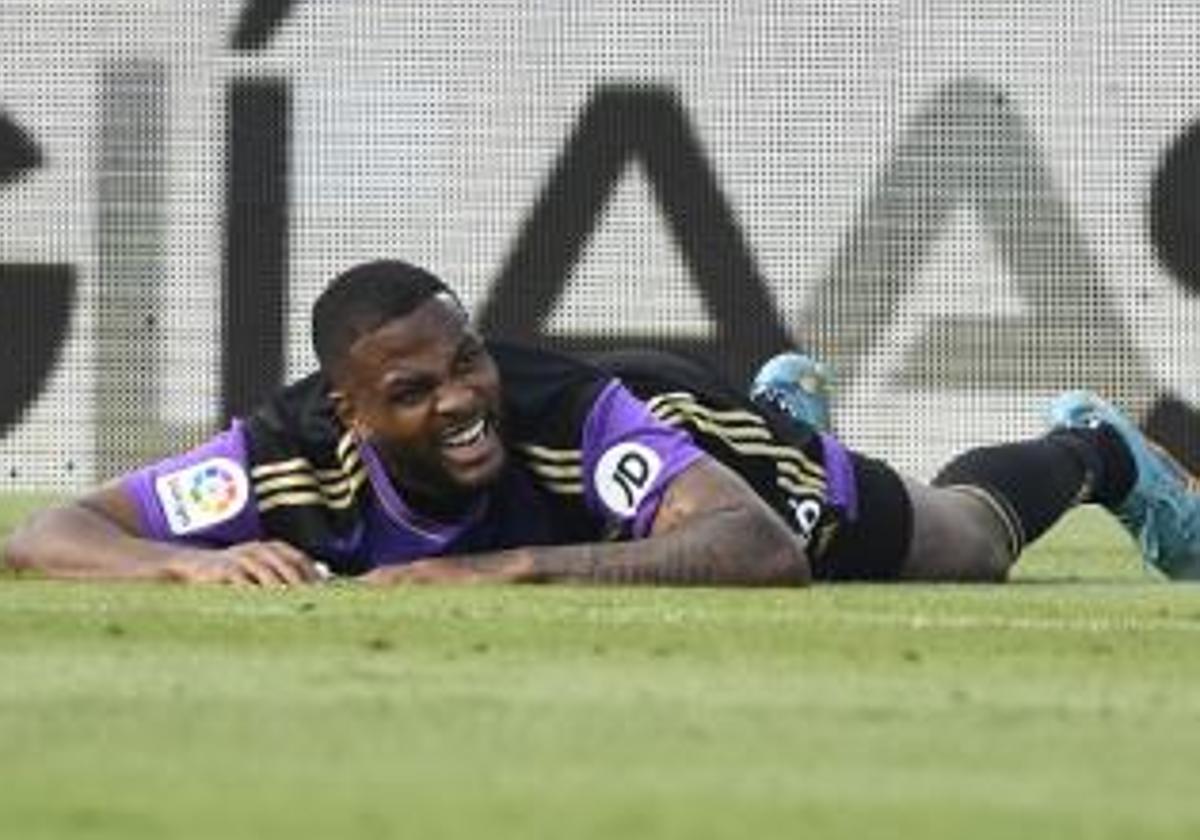 Larin, durante el encuentro de la penúltima jornada del Real Valladolid en Almería.