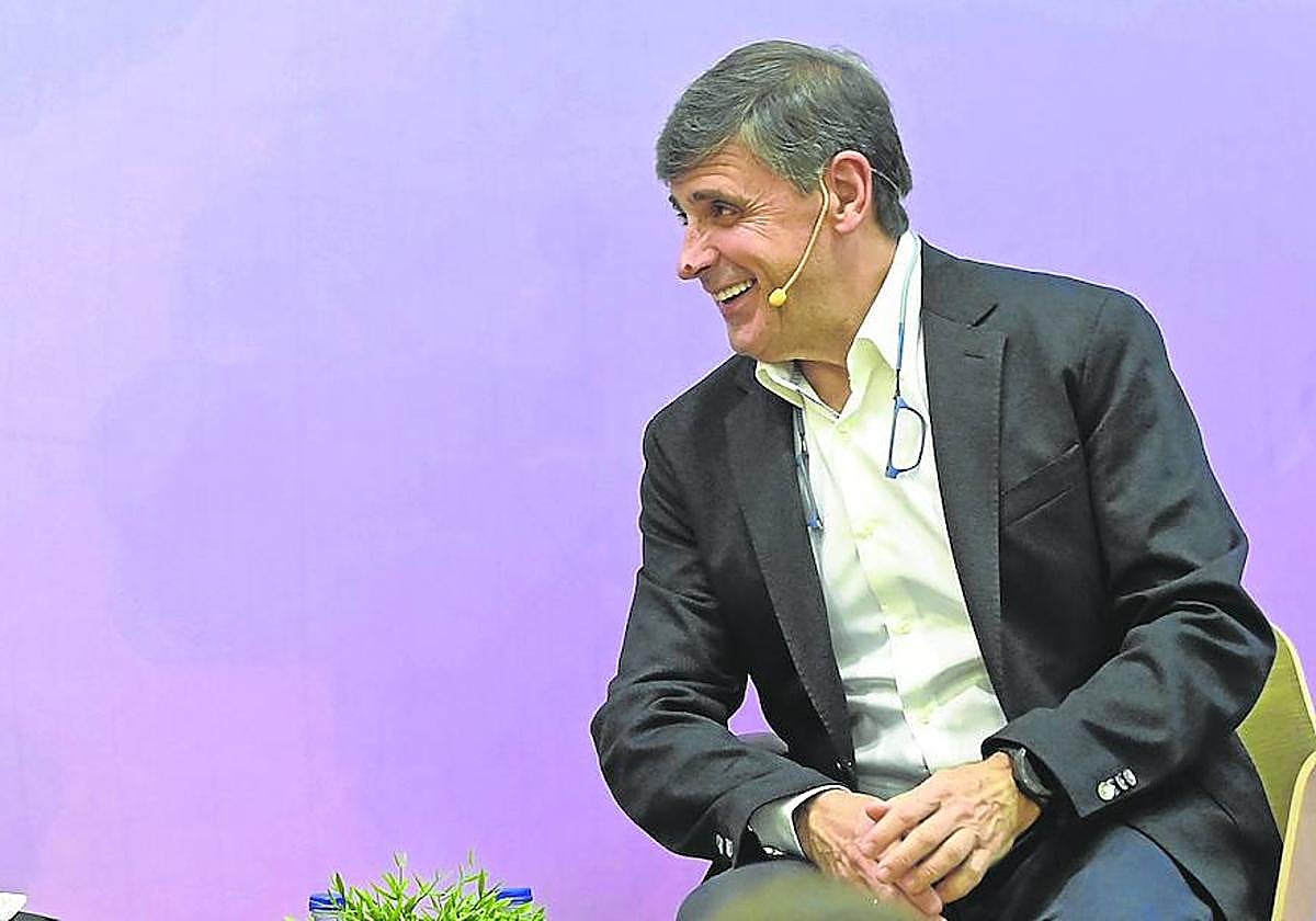 Enrique Martínez Marín, durante su intervención.