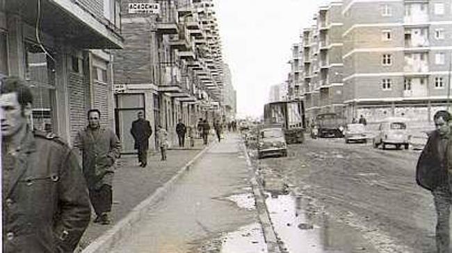 Imagen antes - A la izquierda, la calle Cardenal Torquemada, en 1969. A la derecha, en la actualidad.