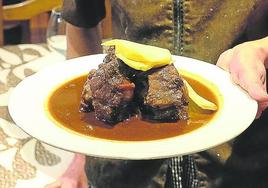 La receta: rabo de toro estofado al vino tinto