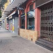 Detenidos cuatro hombres por agredir con botellas al portero de un bar