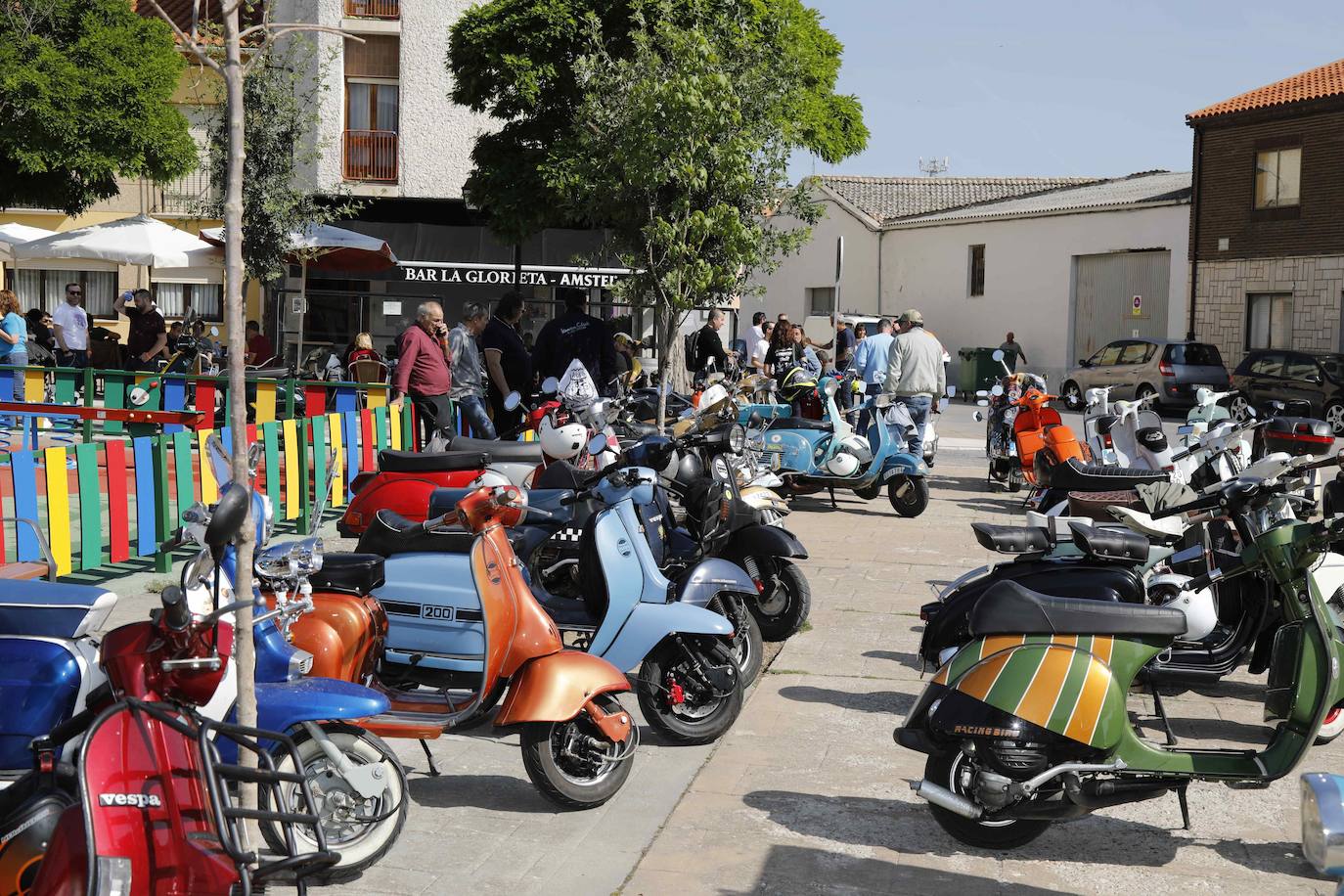 Concentración de Vespas y Lambrettas en Peñafiel