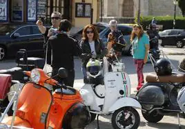 Concentración de Vespas y Lambrettas en Peñafiel