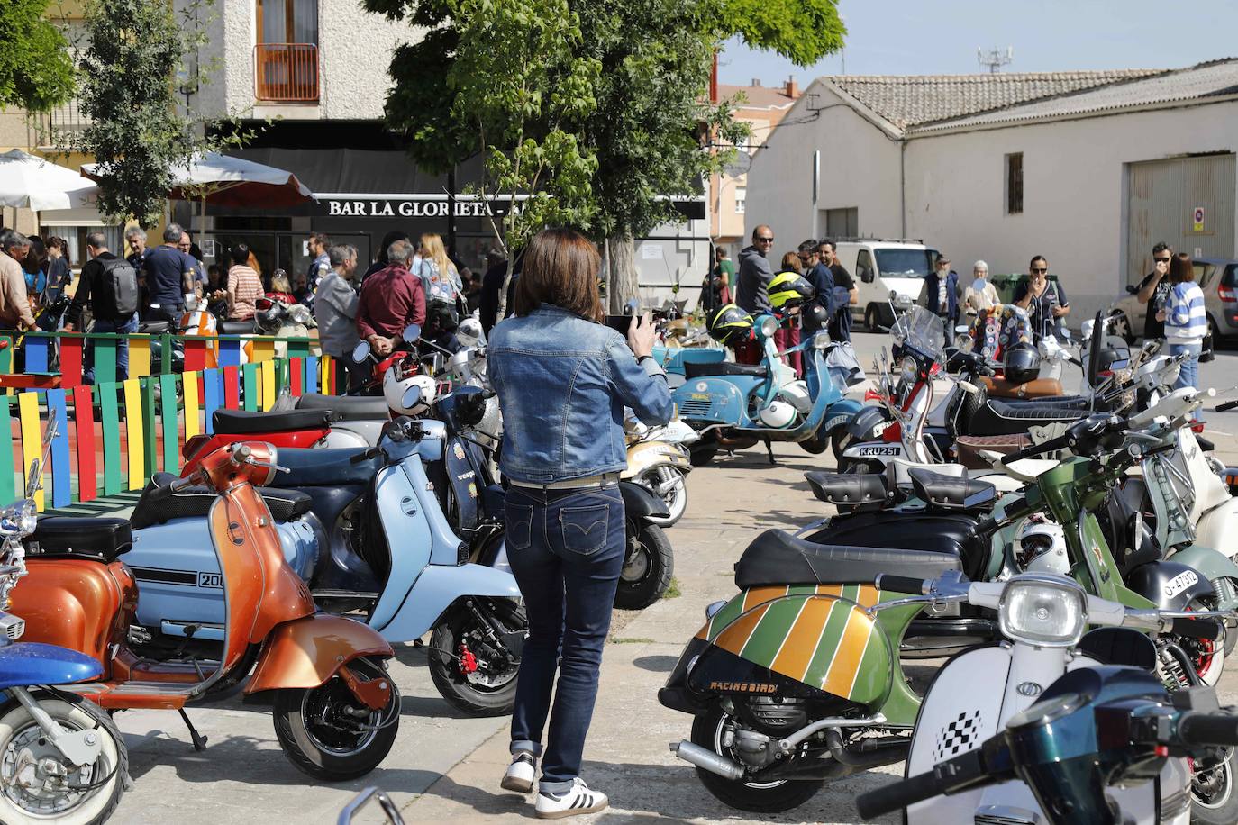 Concentración de Vespas y Lambrettas en Peñafiel