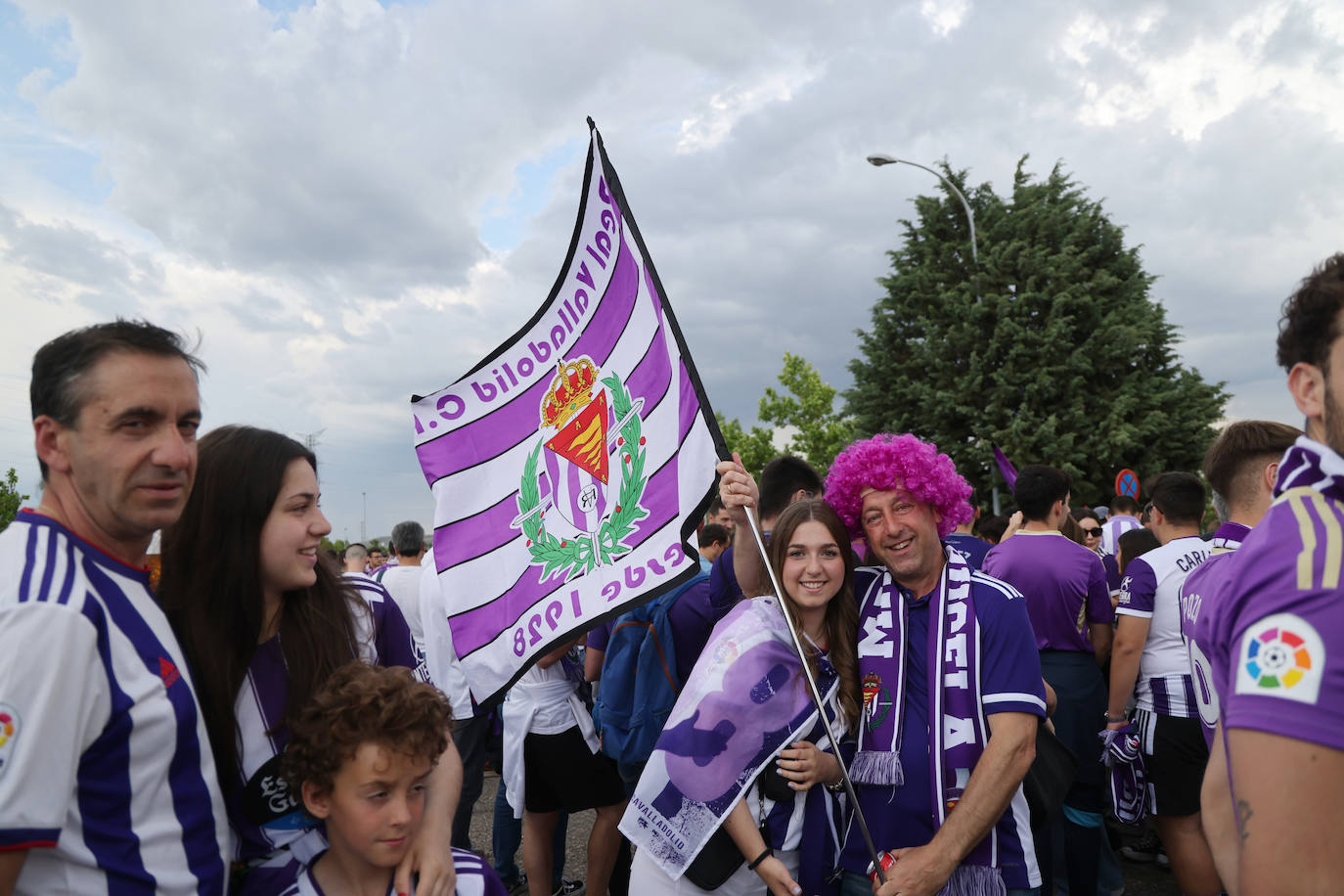 Los jugadores llegan a Zorrilla con un espectacular recibimiento de la afición