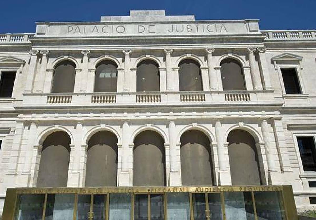 Fachada del Tribunal Superior de Justicia de Castilla y León.