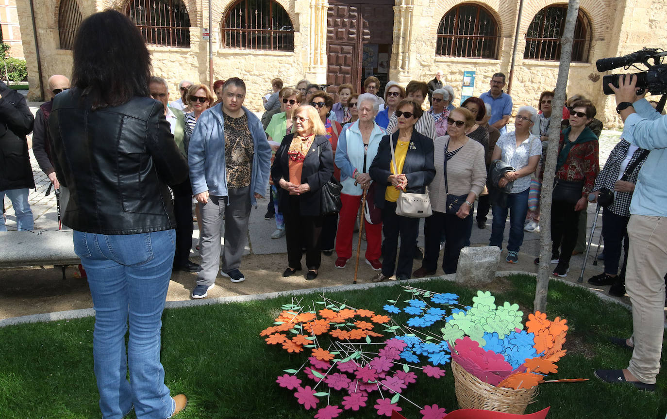Plantación simbólica contra el maltrato a las personas mayores