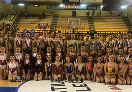 Las gimnastas del club La Victoria que acudieron al Campeonato Autonómico.