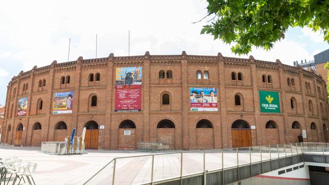 Imagen después - El libro que hace 40 años recopiló las mejores postales históricas de Valladolid