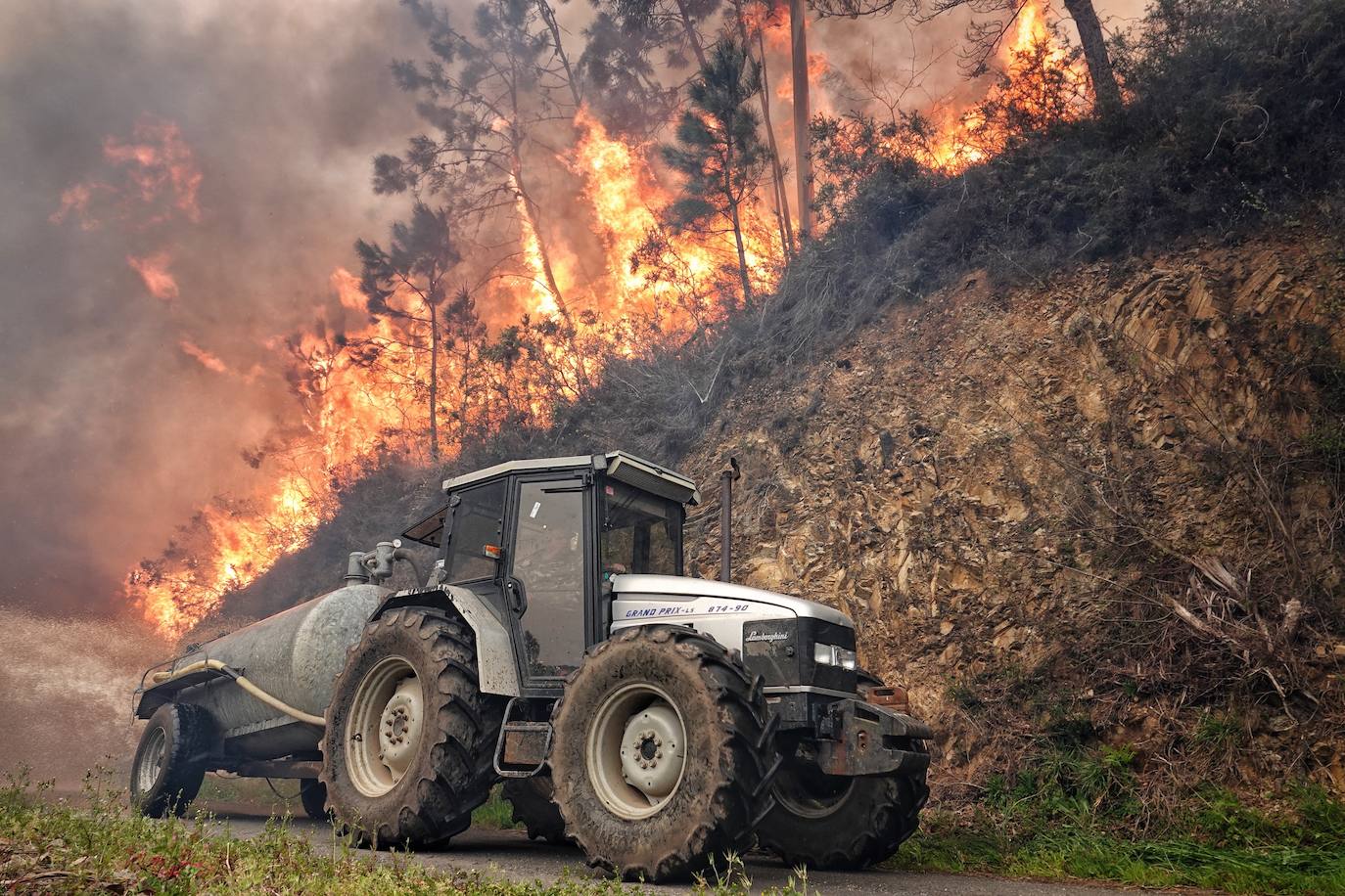 Incendios, aunque llueva