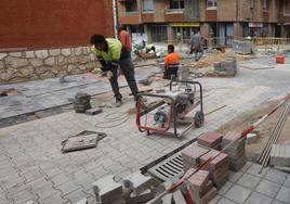 Obras en la zona del cruce de la calle Panaderas.