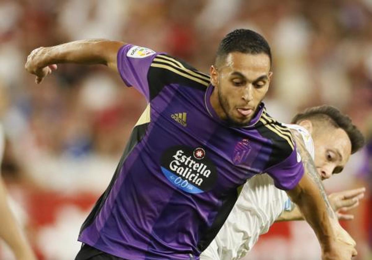 Anuar, durante el Sevilla-Real Valladolid de la última temporada.