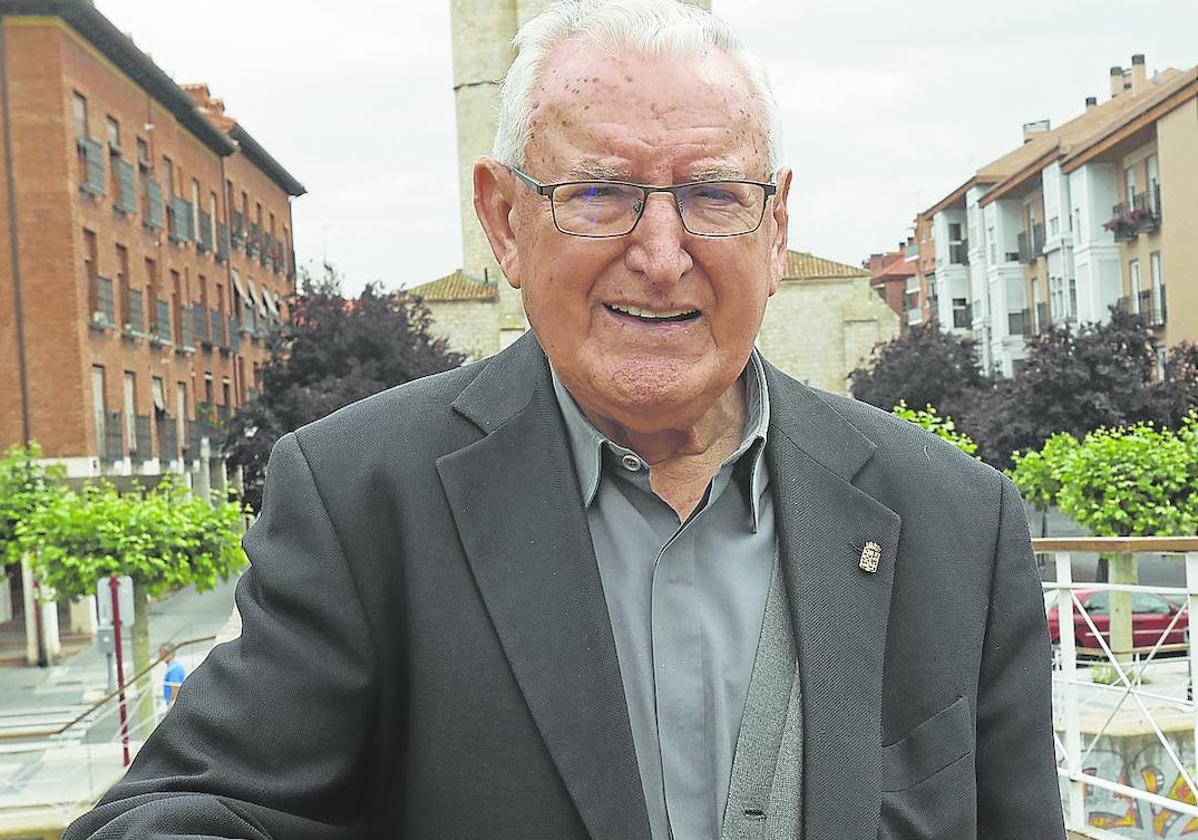 Nicolás Castellanos, en la pasarela de Isla Dos Aguas.