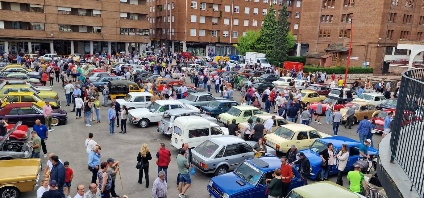Los coches clásicos invaden las fiestas de Guardo