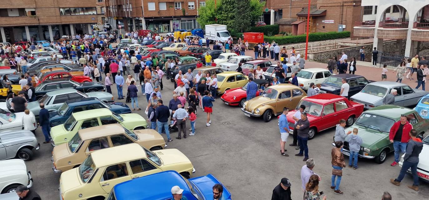 Los coches clásicos invaden las fiestas de Guardo