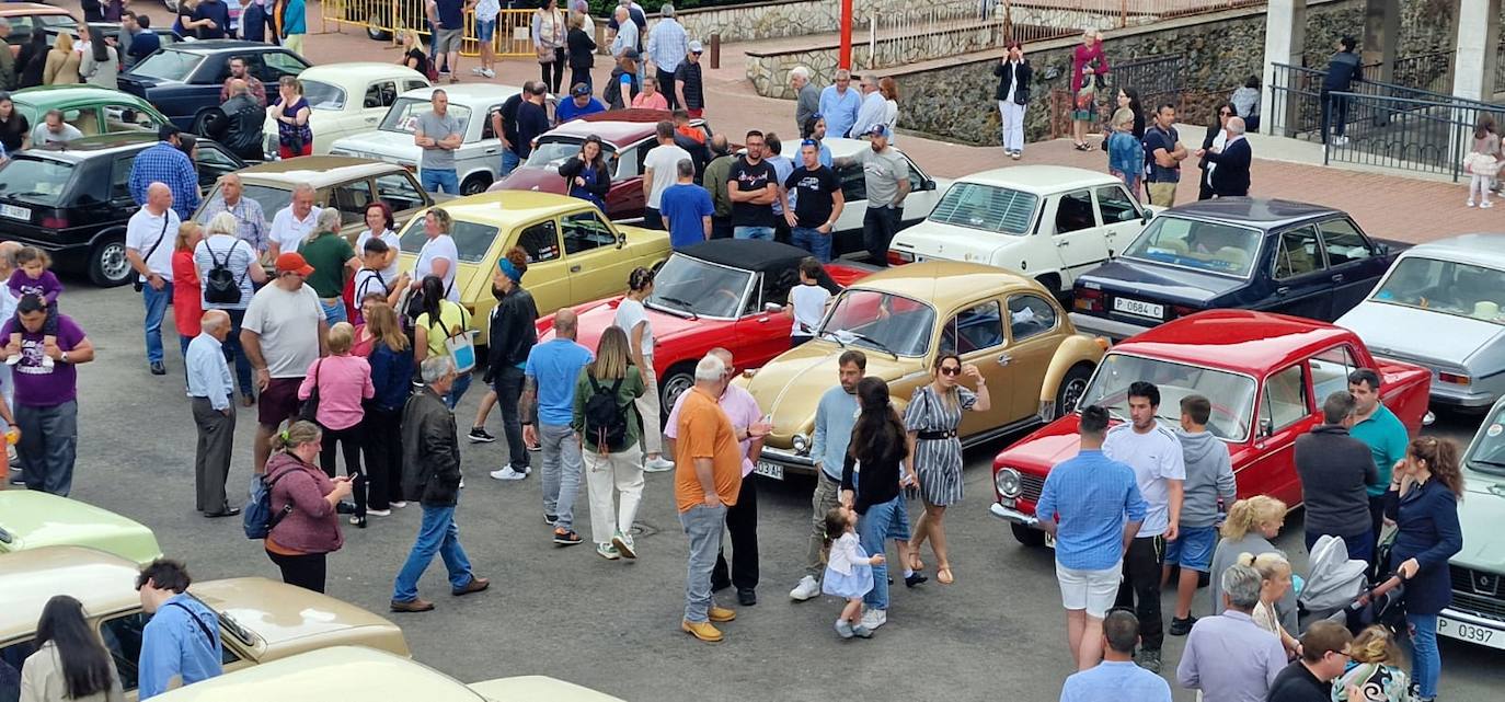 Los coches clásicos invaden las fiestas de Guardo