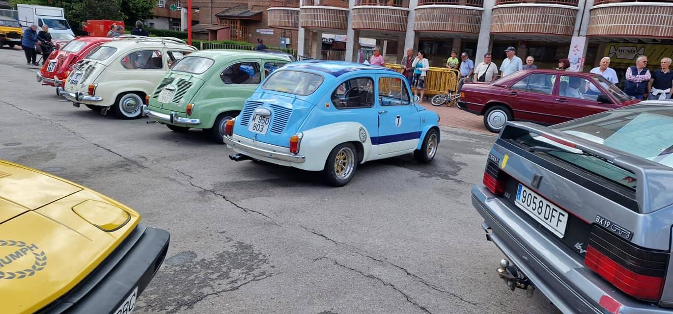 Los coches clásicos invaden las fiestas de Guardo