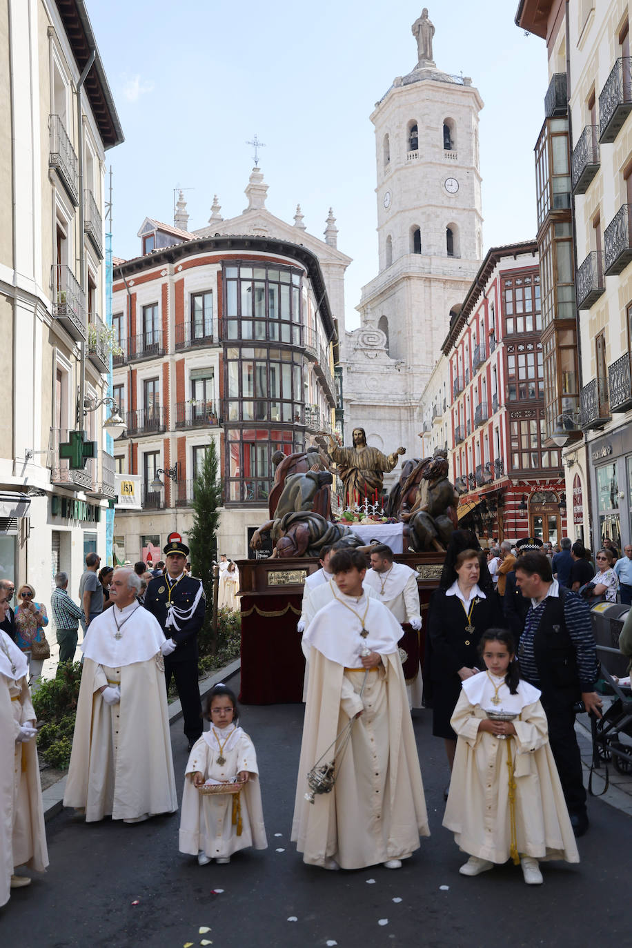 El Corpus Christi llena de luz las calles de Valladolid