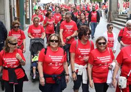 La marcha desciende por la Calle Real.