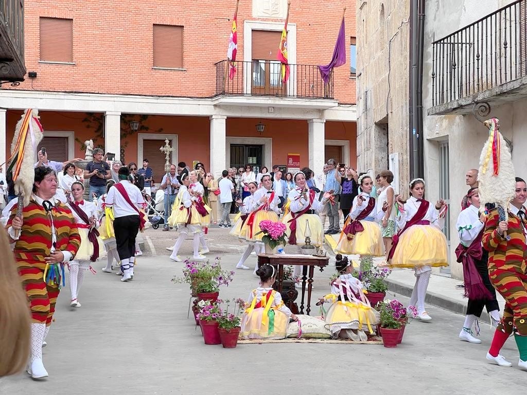 Cevico de la Torre revive la tradición del Corpus