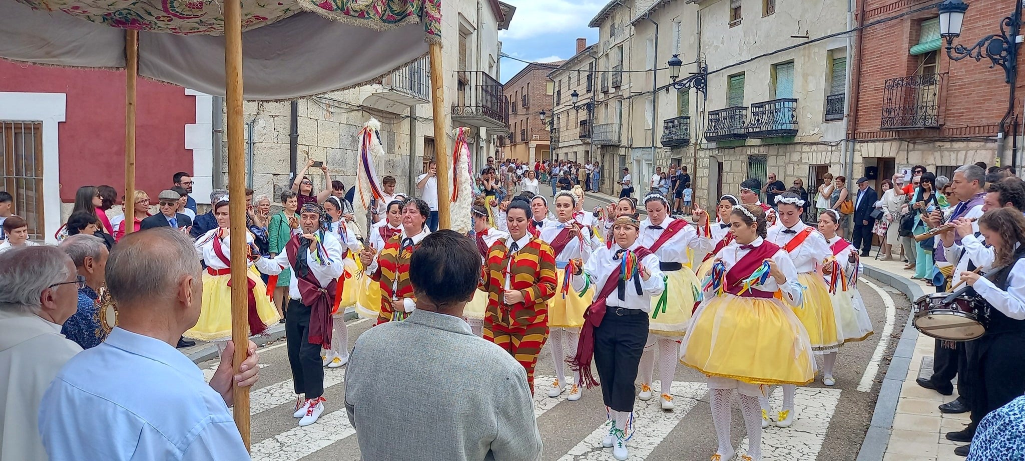 Cevico de la Torre revive la tradición del Corpus