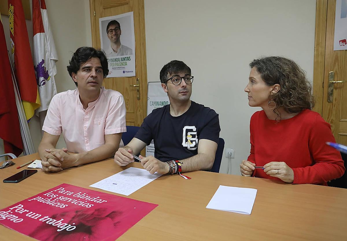 Juan Gascón y Rodrigo San Martín, de IU, y Eva Otero, de Podemos.
