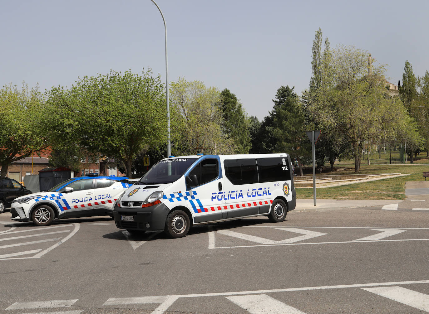 Vehículos de la Policía Local, en el Cristo.